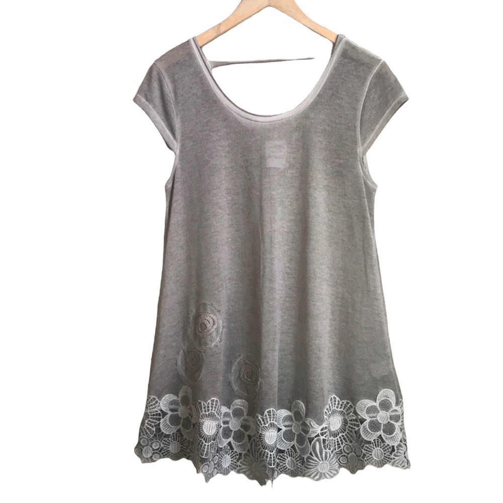 Fleur de Lis Lace Handkerchief Tunic Top